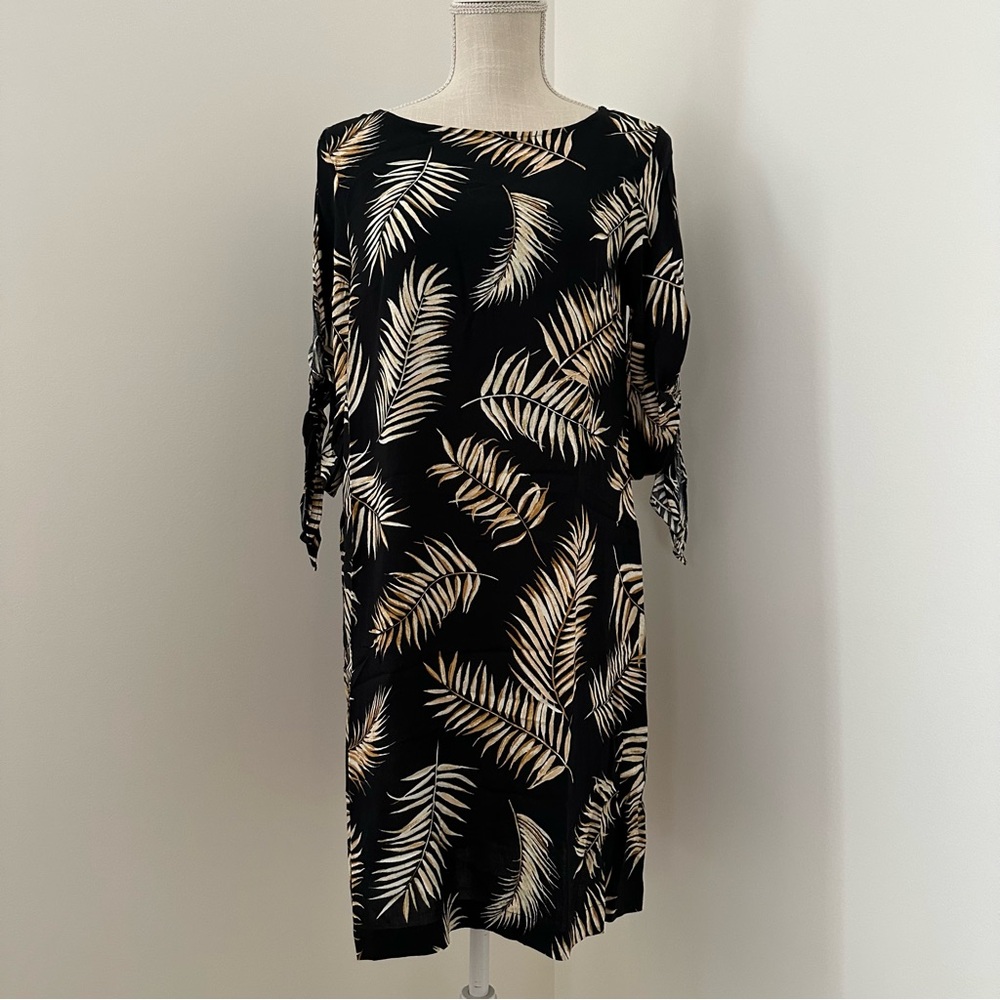 NWT H&M Black and Cream Palm Leaf Print Dress, Size 4.
